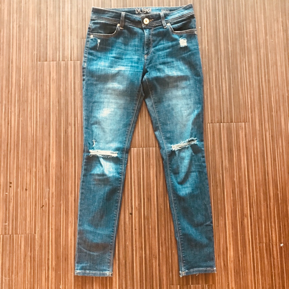 DL women’s Emma distressed jean